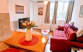 Demass Apartment - Cozy, Free Parking And Wifi